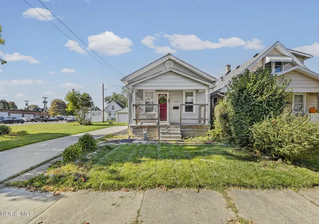 Photo 1 of Single family home for sale at 139 Osborn St, Rossford, OH 43460 | MLS# 10015002 | Listing updated on 2026-10-26