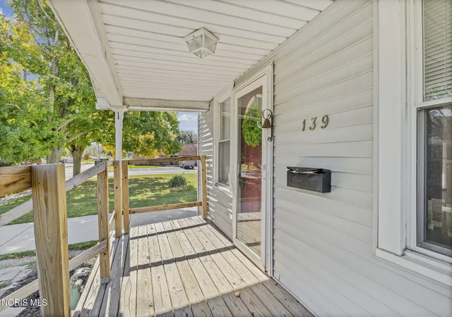 Photo 2 of Single family home for sale at 139 Osborn St, Rossford, OH 43460 | MLS# 10015002 | Listing updated on 2026-10-26