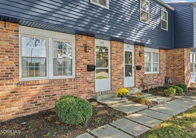 Photo 3 of Condo for sale at 6048 N Summit St, Toledo, OH 43611 | MLS# 10015117 | Listing updated on 2026-10-28