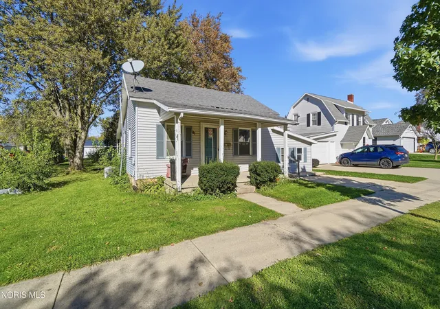 Photo 1 of Single family home for sale at 217 E Walnut St, Wauseon, OH 43567 | MLS# 10014951 | Listing updated on 2026-10-20