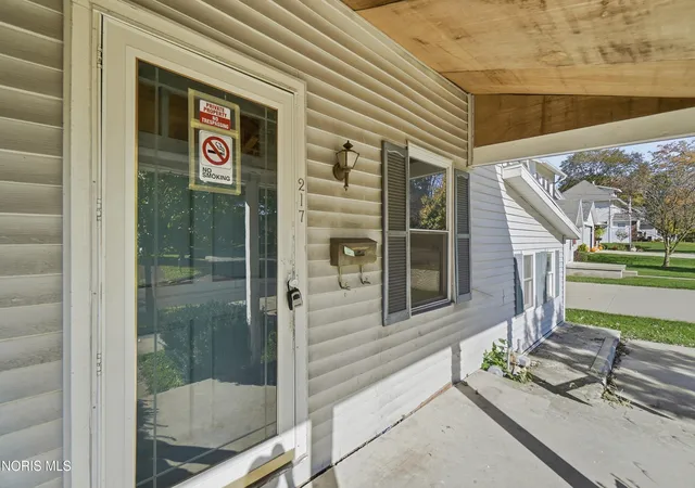 Photo 3 of Single family home for sale at 217 E Walnut St, Wauseon, OH 43567 | MLS# 10014951 | Listing updated on 2026-10-20