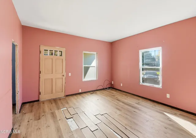 Photo 4 of Single family home for sale at 217 E Walnut St, Wauseon, OH 43567 | MLS# 10014951 | Listing updated on 2026-10-20