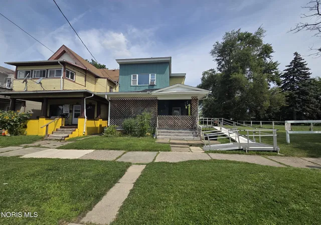 Photo 3 of Single family home for sale at 702 Walbridge Ave, Toledo, OH 43609 | MLS# 10014976 | Listing updated on 2026-10-26
