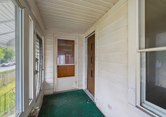 Photo 3 of Single family home for sale at 245 E Park St, Toledo, OH 43608 | MLS# 10014988 | Listing updated on 2026-10-23