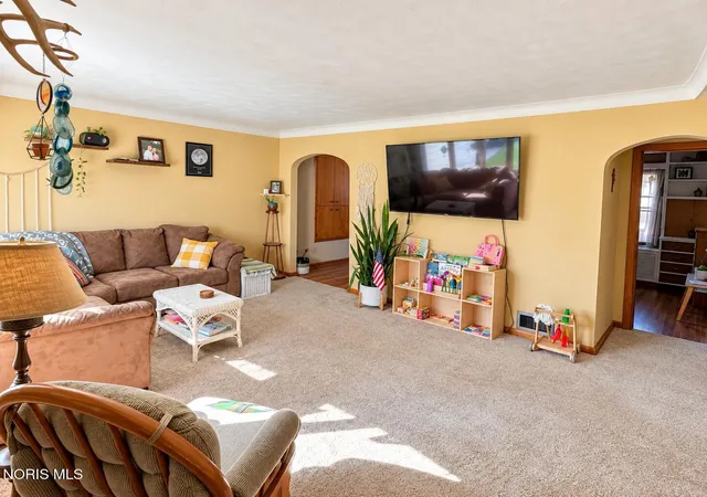 Photo 3 of Single family home for sale at 1240 Grove St, Defiance, OH 43512 | MLS# 10014974 | Listing updated on 2026-10-23
