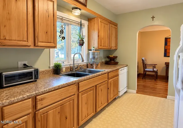 Photo 4 of Single family home for sale at 1240 Grove St, Defiance, OH 43512 | MLS# 10014974 | Listing updated on 2026-10-23