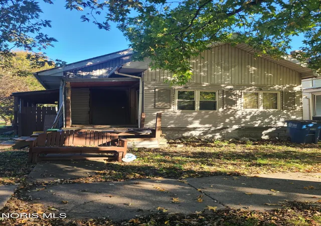 Photo 2 of Single family home for sale at 531 E Park St, Toledo, OH 43608 | MLS# 10015026 | Listing updated on 2026-10-21