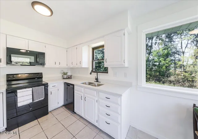 Photo 4 of Single family home for sale at 501 Briarwood Ln, Pioneer, OH 43554 | MLS# 10014987 | Listing updated on 2026-10-22