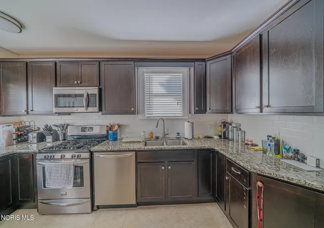 Photo 3 of Single family home for sale at 3910 Woodmont Rd, Toledo, OH 43613 | MLS# 10014985 | Listing updated on 2026-10-26