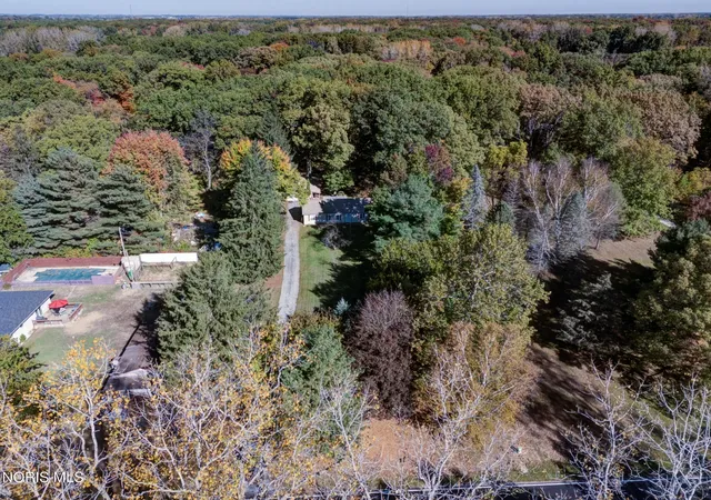 Photo 2 of Single family home for sale at 3570 County Rd C, Swanton, OH 43558 | MLS# 10014992 | Listing updated on 2026-10-28