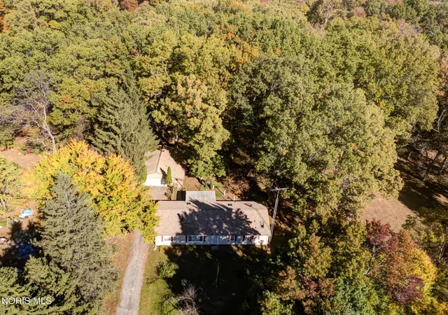 Photo 3 of Single family home for sale at 3570 County Rd C, Swanton, OH 43558 | MLS# 10014992 | Listing updated on 2026-10-28