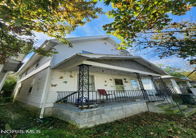 Photo 2 of Single family home for sale at 422 E Streicher St, Toledo, OH 43608 | MLS# 10014997 | Listing updated on 2026-10-23