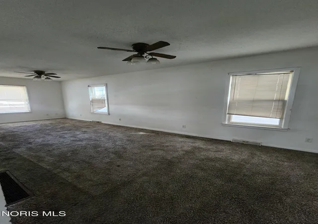 Photo 3 of Single family home for sale at 422 E Streicher St, Toledo, OH 43608 | MLS# 10014997 | Listing updated on 2026-10-23