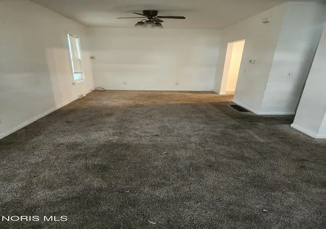 Photo 4 of Single family home for sale at 422 E Streicher St, Toledo, OH 43608 | MLS# 10014997 | Listing updated on 2026-10-23