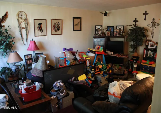 Photo 2 of Multi family home for sale at 2024 Mason St, Toledo, OH 43605 | MLS# 10014996 | Listing updated on 2026-10-27
