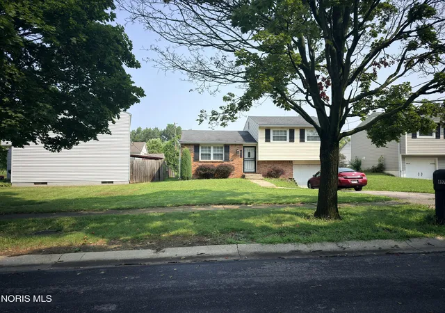 Photo 2 of Single family home for sale at 4972 San Joaquin Dr, Toledo, OH 43615 | MLS# 10015035 | Listing updated on 2026-10-30
