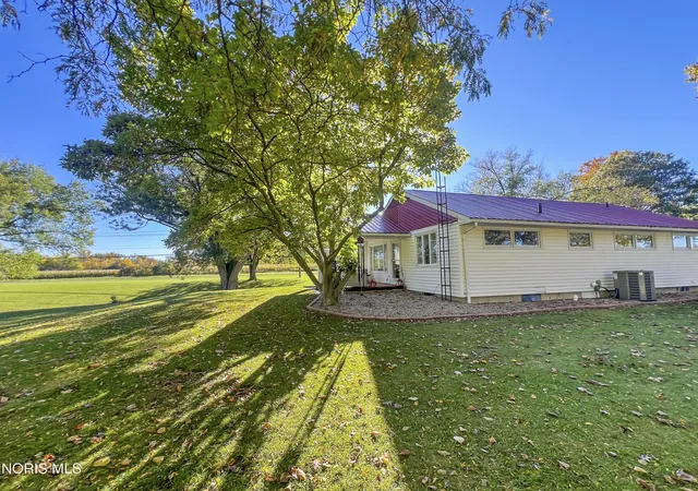 Photo 3 of Single family home for sale at 1480 W High St, Defiance, OH 43512 | MLS# 10015173 | Listing updated on 2026-10-29