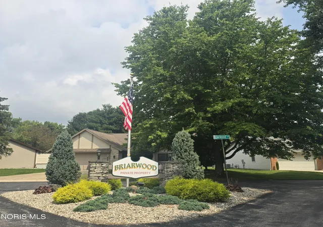 Listing Photo 1 - Condo for sale in building located at 100 Briarwood Cir, Fremont, OH 43420