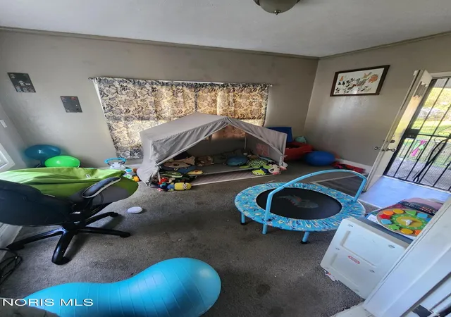 Photo 4 of Single family home for sale at 146 S Detroit Ave, Toledo, OH 43609 | MLS# 10015045 | Listing updated on 2026-10-22