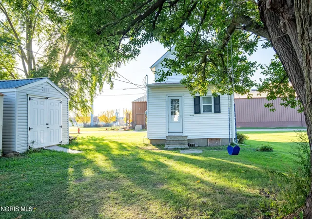 Photo 3 of Single family home for sale at 220 N Tyler St, Van Wert, OH 45891 | MLS# 10015048 | Listing updated on 2026-10-25