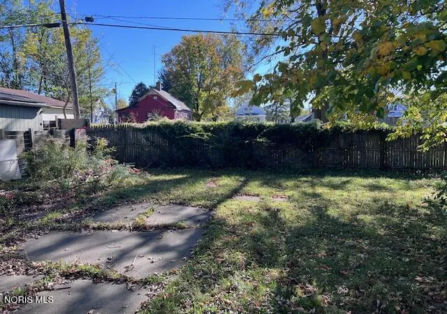 Photo 4 of House for sale at 1635 Woodland Ave, Toledo, OH 43607 | MLS# 10015242 | Listing updated on 2026-10-26