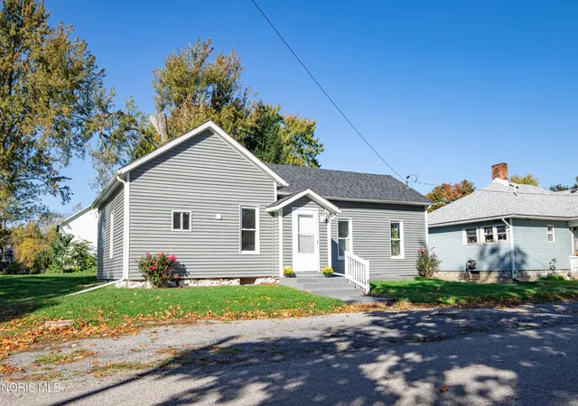 Photo 1 of Single family home for sale at 405 N Cherry St, Fayette, OH 43521 | MLS# 10015049 | Listing updated on 2026-10-22