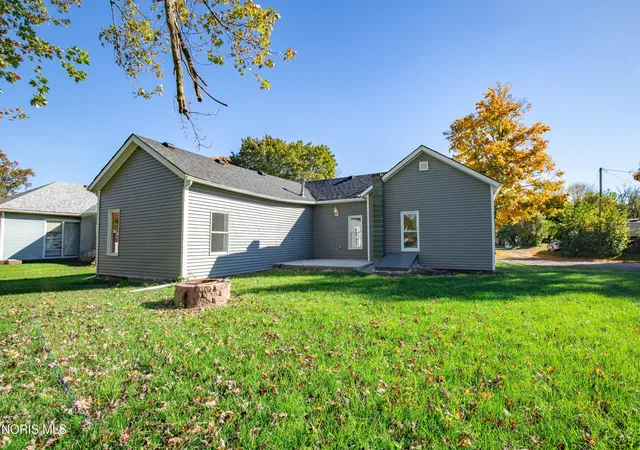 Photo 3 of Single family home for sale at 405 N Cherry St, Fayette, OH 43521 | MLS# 10015049 | Listing updated on 2026-10-22