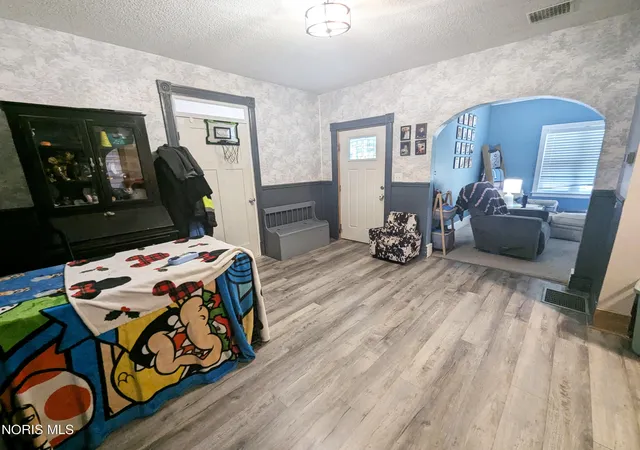Photo 1 of Single family home for sale at 211 E Market St, Van Buren, OH 45889 | MLS# 10015064 | Listing updated on 2026-10-22