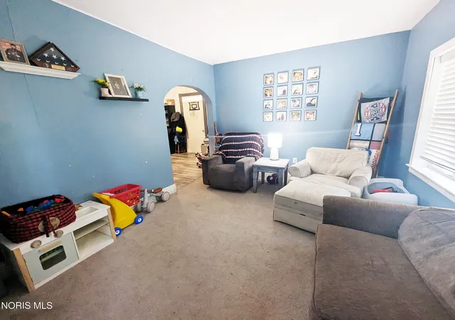 Photo 3 of Single family home for sale at 211 E Market St, Van Buren, OH 45889 | MLS# 10015064 | Listing updated on 2026-10-22