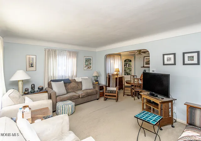 Photo 3 of Multi family home for sale at 3001 Algonquin Pkwy, Toledo, OH 43606 | MLS# 10015073 | Listing updated on 2026-10-22