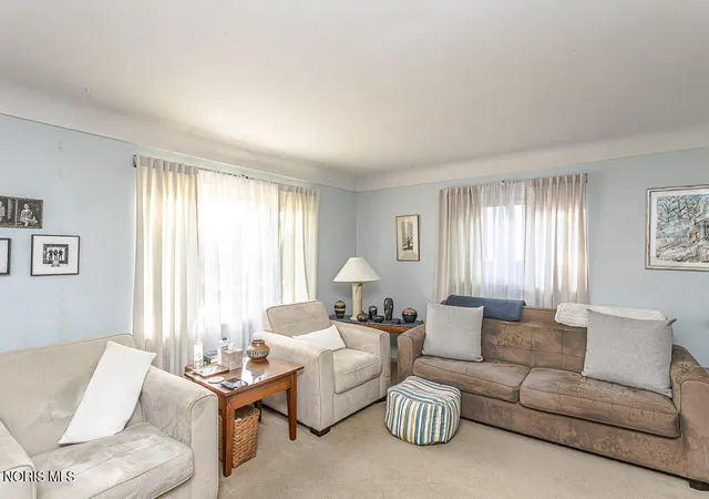 Photo 3 of House for sale at 3001 Algonquin Pkwy, Toledo, OH 43606 | MLS# 10015073 | Listing updated on 2026-10-22