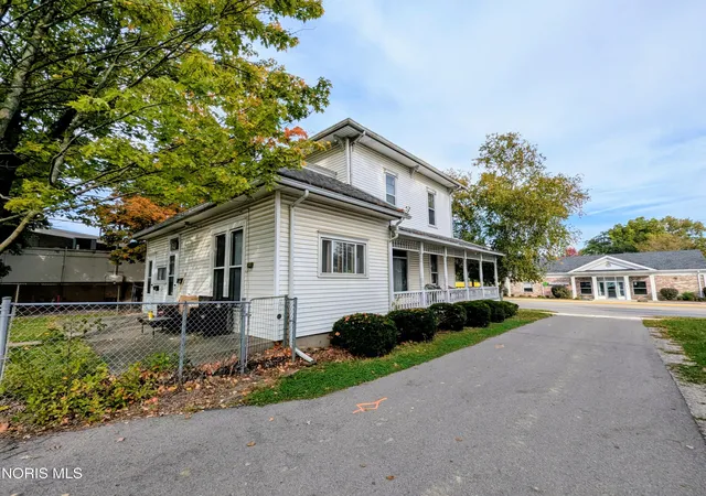 Photo 3 of House for sale at 114 W Main St, Montpelier, OH 43543 | MLS# 10015071 | Listing updated on 2026-10-26