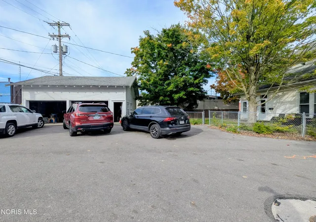 Photo 4 of House for sale at 114 W Main St, Montpelier, OH 43543 | MLS# 10015071 | Listing updated on 2026-10-26