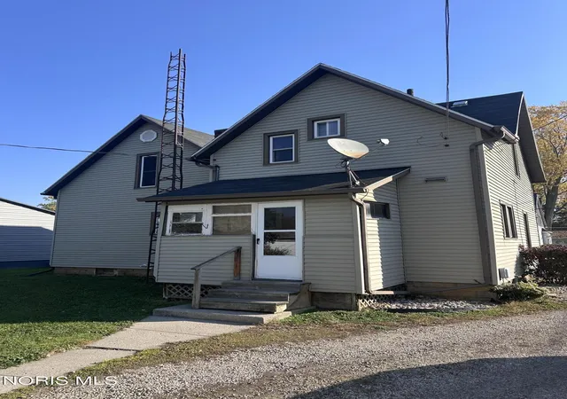Photo 1 of Single family home for sale at 213 N Pleasant St, Montpelier, OH 43543 | MLS# 10015311 | Listing updated on 2026-10-28