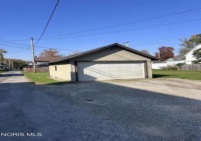 Photo 2 of Single family home for sale at 213 N Pleasant St, Montpelier, OH 43543 | MLS# 10015311 | Listing updated on 2026-10-28