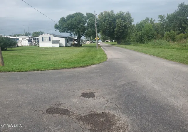 Photo 1 of Land for sale at 3500 W Willow Beach Rd, Port Clinton, OH 43452 | MLS# 10015116 | Listing updated on 2026-10-23