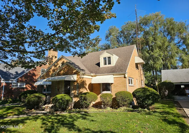 Photo 2 of Single family home for sale at 4228 Drummond Rd, Toledo, OH 43613 | MLS# 10015119 | Listing updated on 2026-10-23