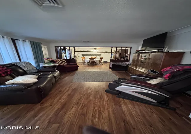 Photo 3 of Single family home for sale at T899 County Rd 7, Liberty Center, OH 43532 | MLS# 10015200 | Listing updated on 2026-10-27