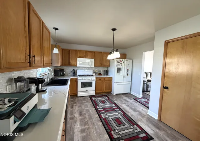 Photo 2 of Single family home for sale at 7724 Spring Hvn Dr, Holland, OH 43528 | MLS# 10015149 | Listing updated on 2026-10-27