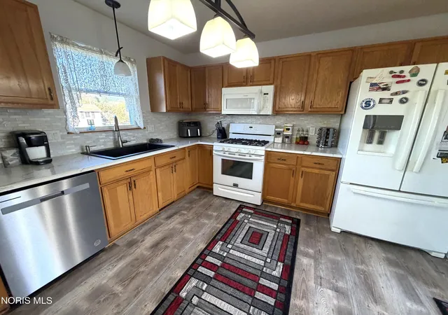 Photo 3 of Single family home for sale at 7724 Spring Hvn Dr, Holland, OH 43528 | MLS# 10015149 | Listing updated on 2026-10-27