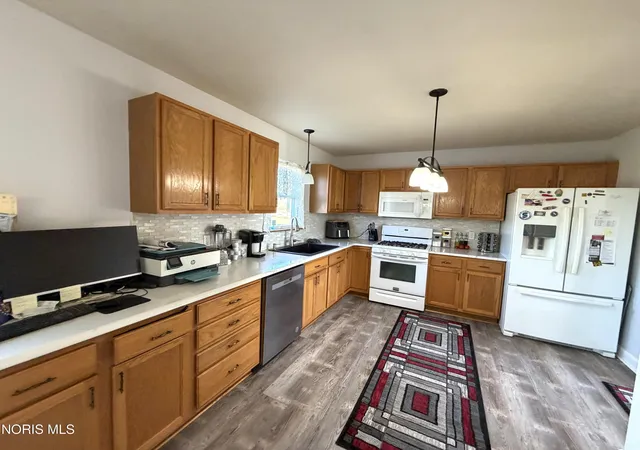 Photo 4 of Single family home for sale at 7724 Spring Hvn Dr, Holland, OH 43528 | MLS# 10015149 | Listing updated on 2026-10-27