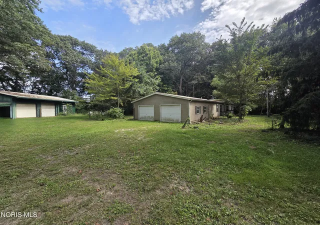 Photo 3 of Single family home for sale at 3510 County Rd C, Swanton, OH 43558 | MLS# 10015133 | Listing updated on 2026-10-23