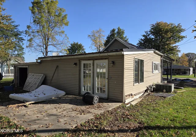 Photo 2 of Single family home for sale at 212 N Sherman St, Paulding, OH 45879 | MLS# 10015140 | Listing updated on 2026-10-30