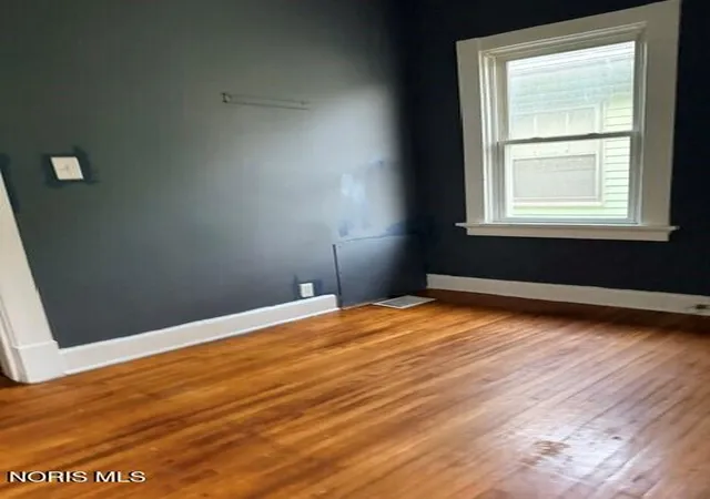 Photo 3 of Single family home for sale at 1954 Berkshire Pl, Toledo, OH 43613 | MLS# 10015150 | Listing updated on 2026-10-23