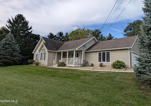 Photo 1 of Single family home for sale at 627 NW Catawba Rd, Port Clinton, OH 43452 | MLS# 10015174 | Listing updated on 2026-10-29
