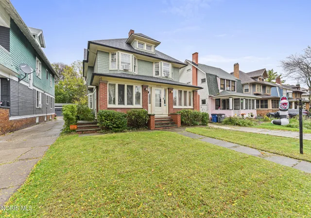 Photo 3 of Multi family home for sale at 2638 Robinwood Ave, Toledo, OH 43610 | MLS# 10015189 | Listing updated on 2026-10-25
