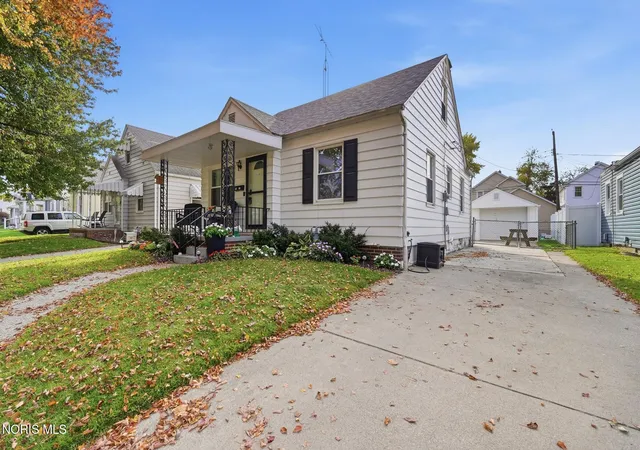 Photo 2 of Single family home for sale at 2736 131st Street, Toledo, OH 43611 | MLS# 10015183 | Listing updated on 2026-10-30