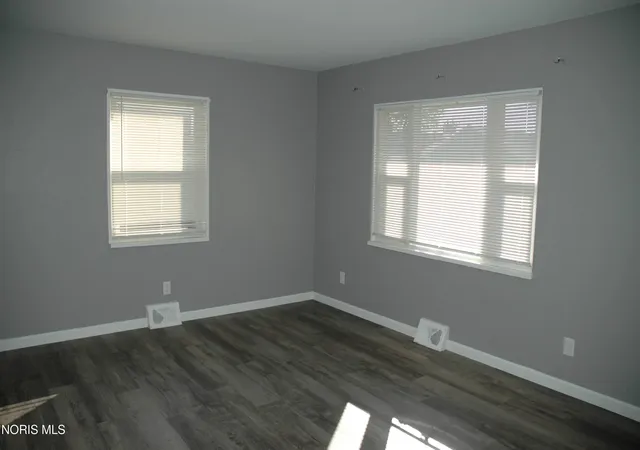 Photo 2 of Single family home for sale at 313 Willamont Rd, Toledo, OH 43612 | MLS# 10015197 | Listing updated on 2026-10-26
