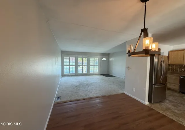 Photo 2 of Single family home for sale at 3723 Manchester Blvd, Toledo, OH 43606 | MLS# 10015244 | Listing updated on 2026-10-28