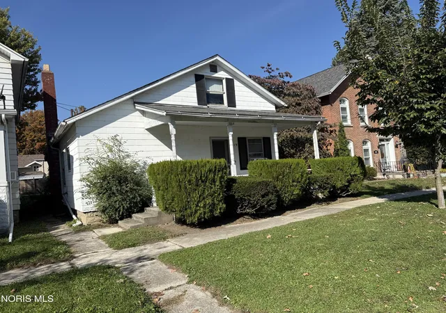 Photo 1 of Single family home for sale at 419 Clinton St, Elmore, OH 43416 | MLS# 10015260 | Listing updated on 2026-10-28